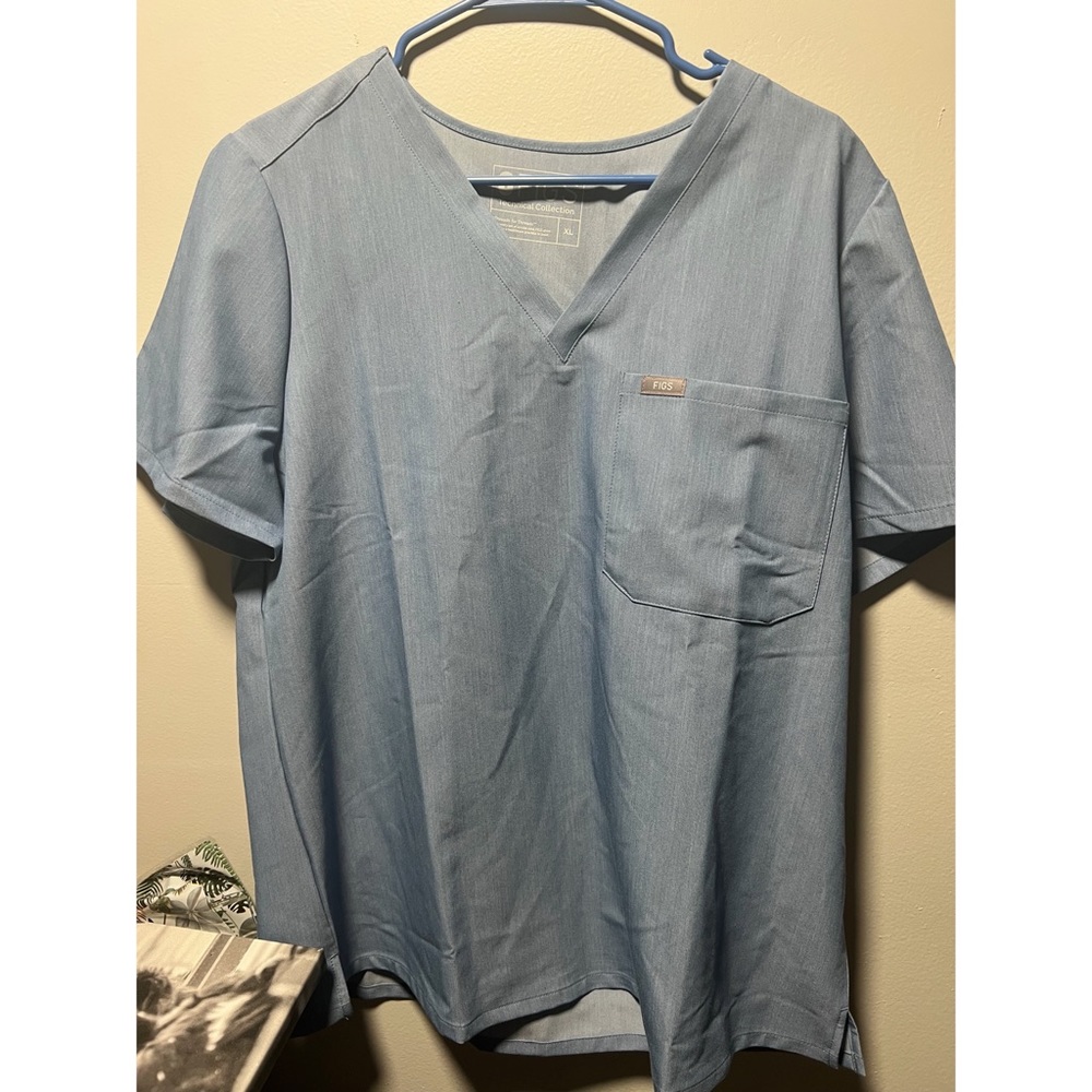 Figs Scrub top